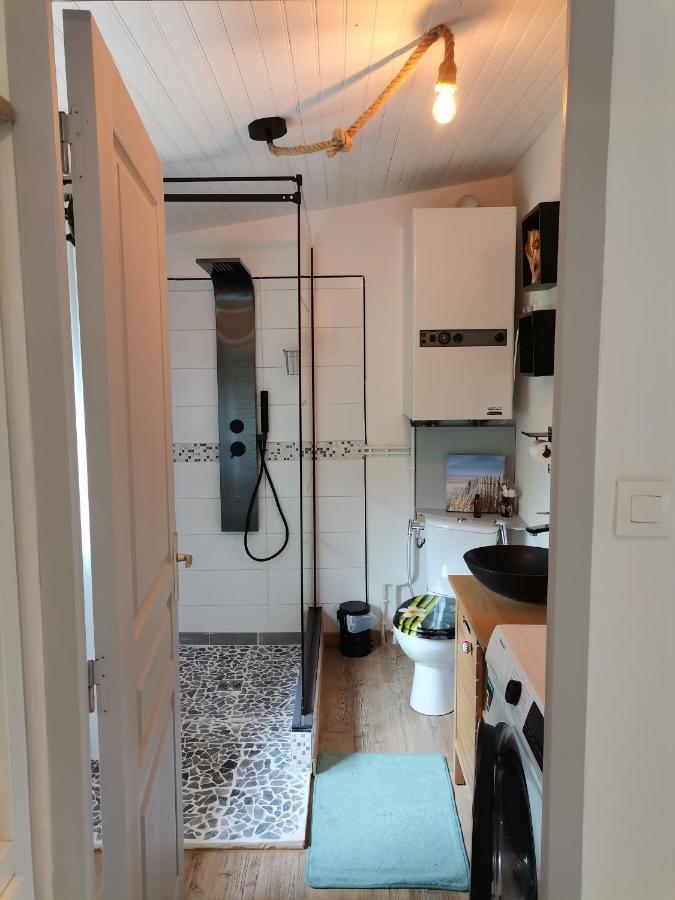 Love Room Avec Spa Nerac Luaran gambar