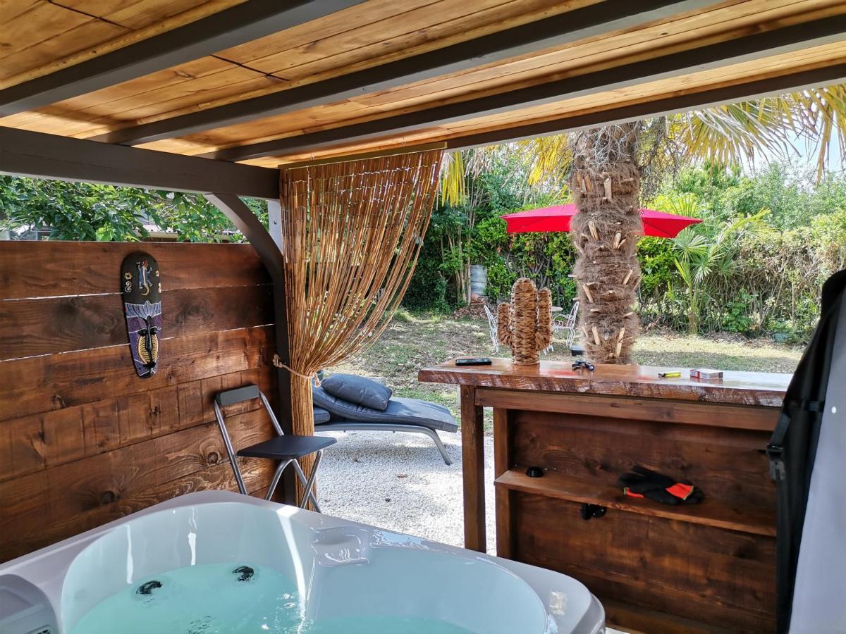 Love Room Avec Spa Nerac Luaran gambar