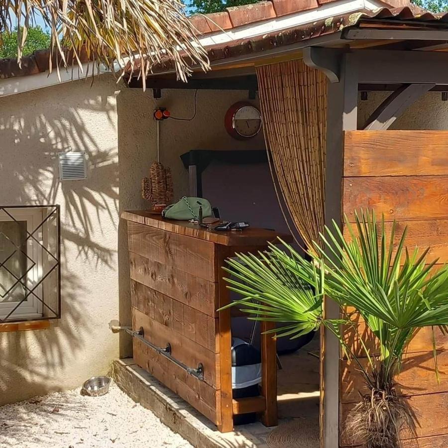 Love Room Avec Spa Nerac Luaran gambar