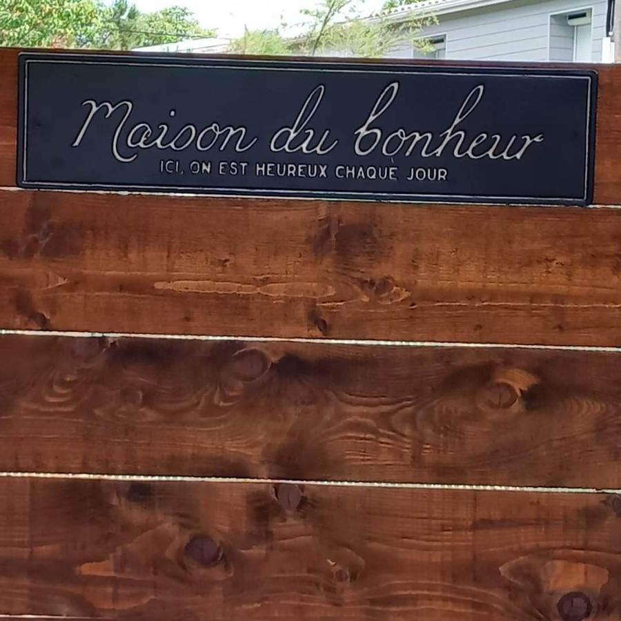 Love Room Avec Spa Nerac Luaran gambar