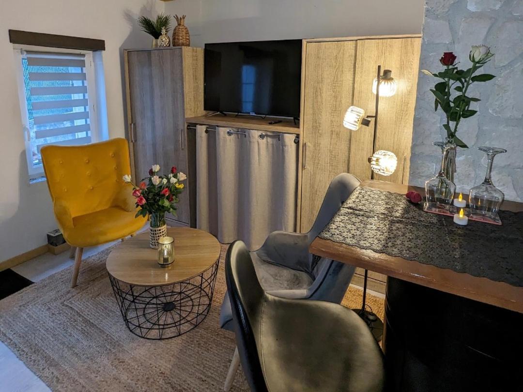Love Room Avec Spa Nerac Luaran gambar
