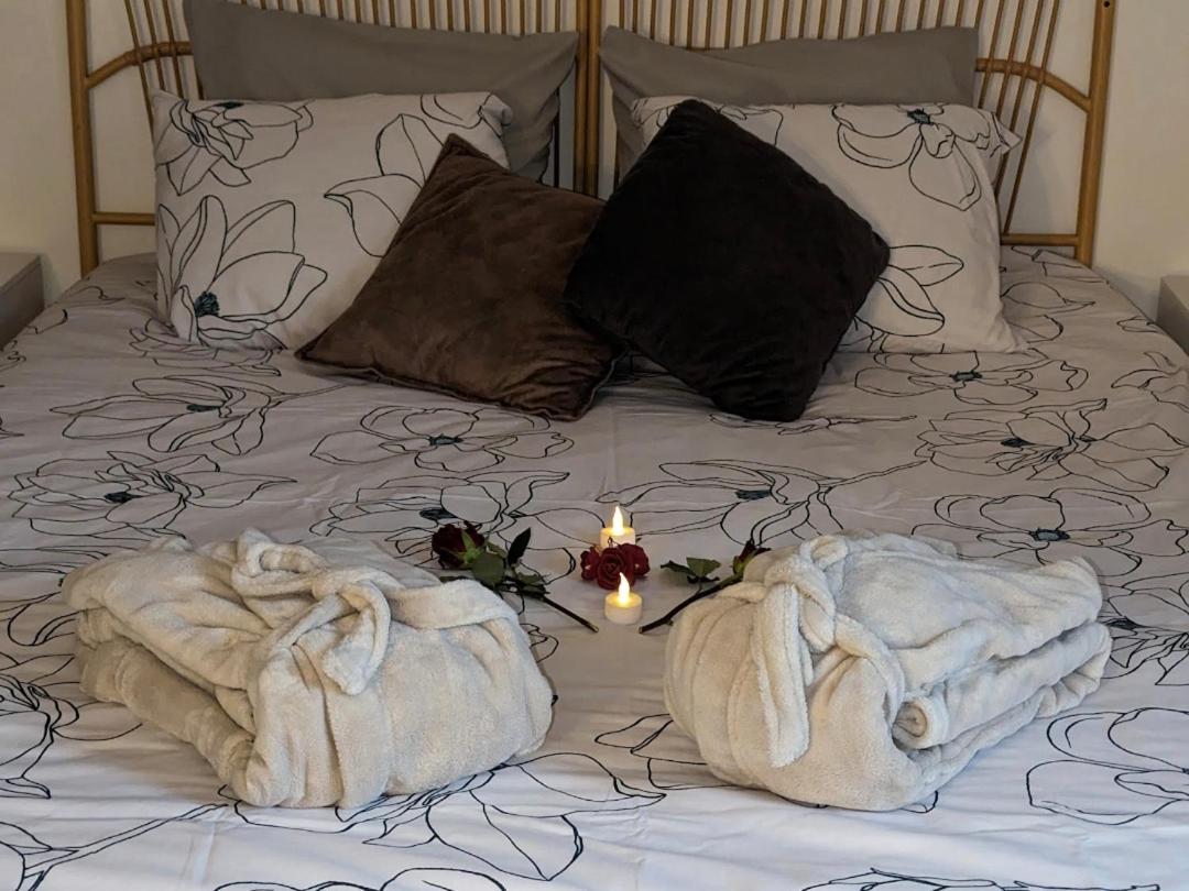 Love Room Avec Spa Nerac Luaran gambar